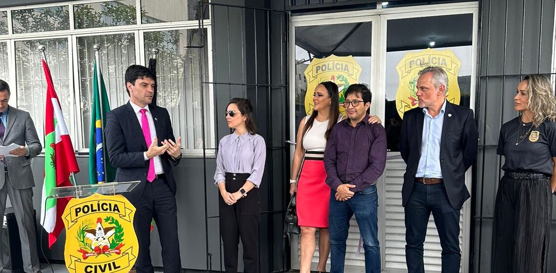 Polícia Civil inaugura Sala Lilás em Imbituba para atender mulheres vítimas de violência Polícia Civil inaugura Sala Lilás em Imbituba para atender mulheres vítimas de violência