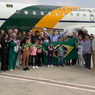 Brasileiros que estavam na Faixa de Gaza serão recebidos nesta segunda-feira (13) Brasileiros que estavam na Faixa de Gaza serão recebidos nesta segunda-feira (13)