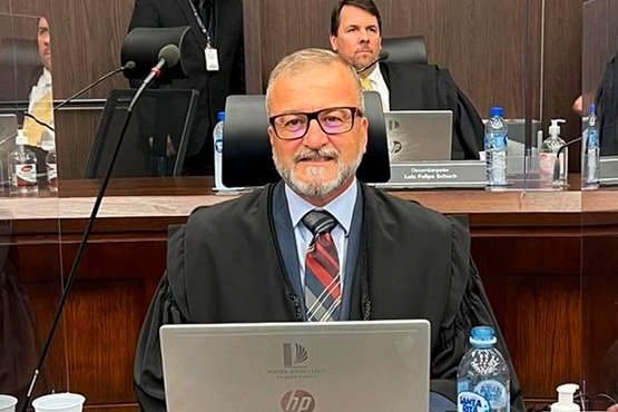 Desembargador Altamiro de Oliveira assume a presidência do TJSC Desembargador Altamiro de Oliveira assume a presidência do TJSC