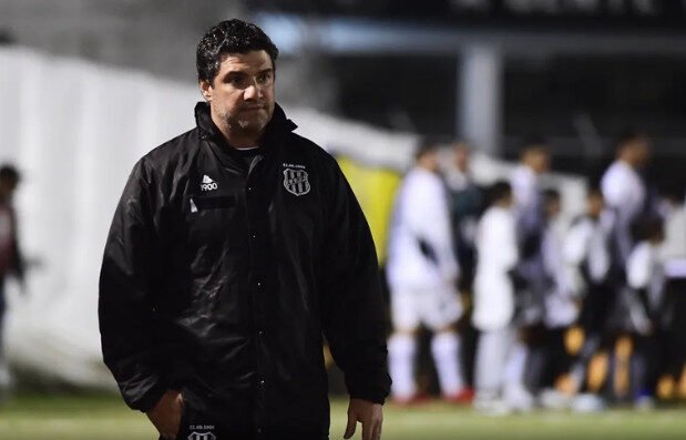 Hercílio Luz anuncia Felipe Moreira como novo técnico do clube