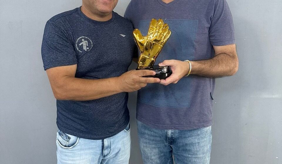 Tubarão Futsal recebe prêmio de Defesa Menos Vazada da Série Ouro