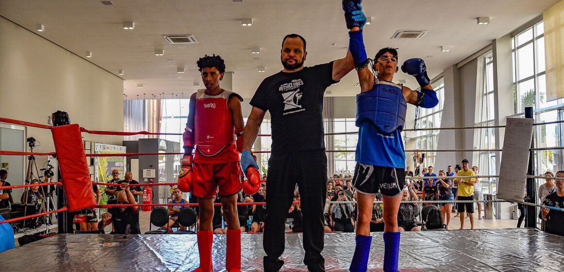 Campeão brasileiro de Muay Thai aos 13 anos, atleta de Jaguaruna busca apoio para as competições de 2024