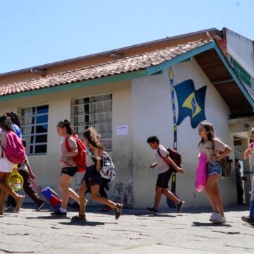 Governo do Estado cria Programa Estadual das Escolas Cívico-Militares Governo do Estado cria Programa Estadual das Escolas Cívico-Militares