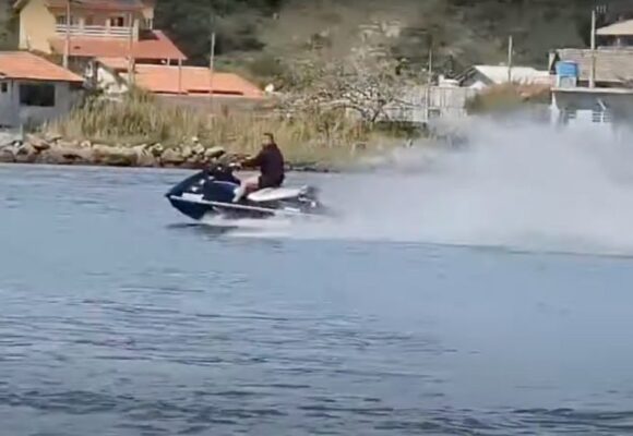 FLAMA age para identificar infratores por uso irresponsável de moto aquáticas