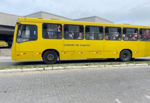 Empresa recebe pagamento e ônibus voltam a circular com linhas normais em Laguna