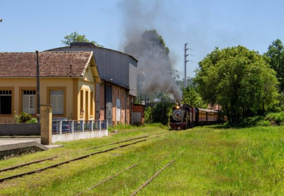 Uma volta ao passado com o passeio de locomotiva “Expresso Goethe”