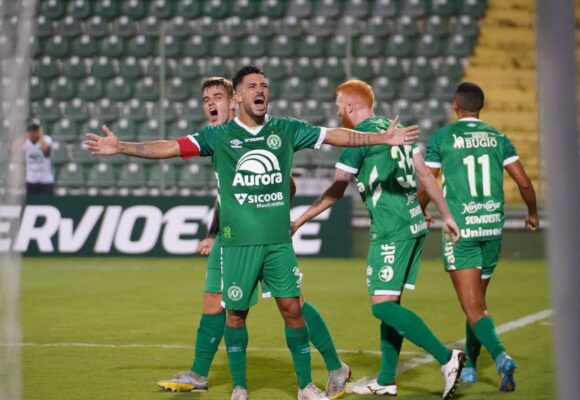 Catarinense: Chapecoense vence Hercílio Luz na estreia do campeonato
