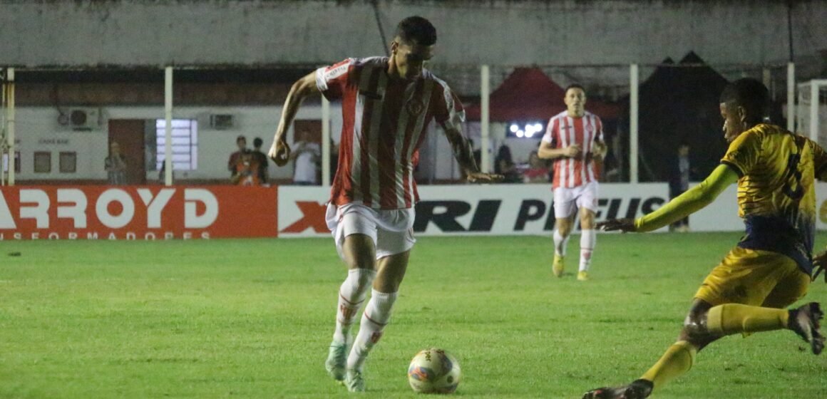 Hercílio Luz empata em casa, em jogo emocionante, com três gols em cinco minutos