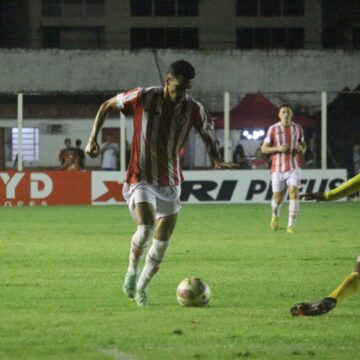 Hercílio Luz empata em casa, em jogo emocionante, com três gols em cinco minutos Hercílio Luz empata em casa, em jogo emocionante, com três gols em cinco minutos