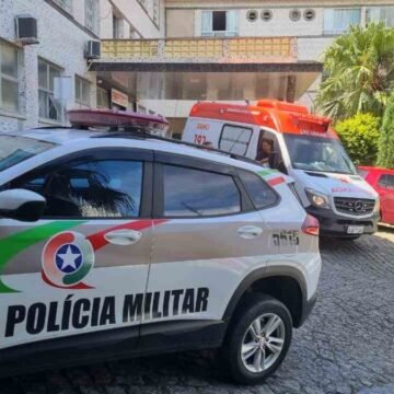 Criança de 2 anos morre após se afogar na Lagoa de Cabeçuda, em Laguna Criança de 2 anos morre após se afogar na Lagoa de Cabeçuda, em Laguna