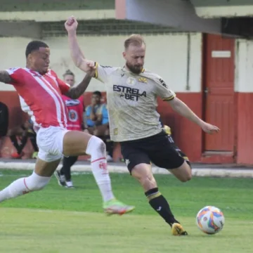 Hercílio Luz e Criciúma empatam em jogo de ida das quartas de final do Campeonato Catarinense