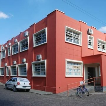 Servidores públicos de Capivari de Baixo ameaçam greve