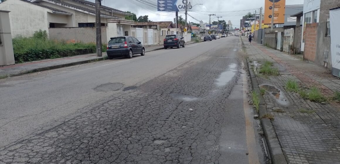 Reparos na pista da Rua Padre Nóbrega, em Tubarão, iniciam nesta terça-feira (12)