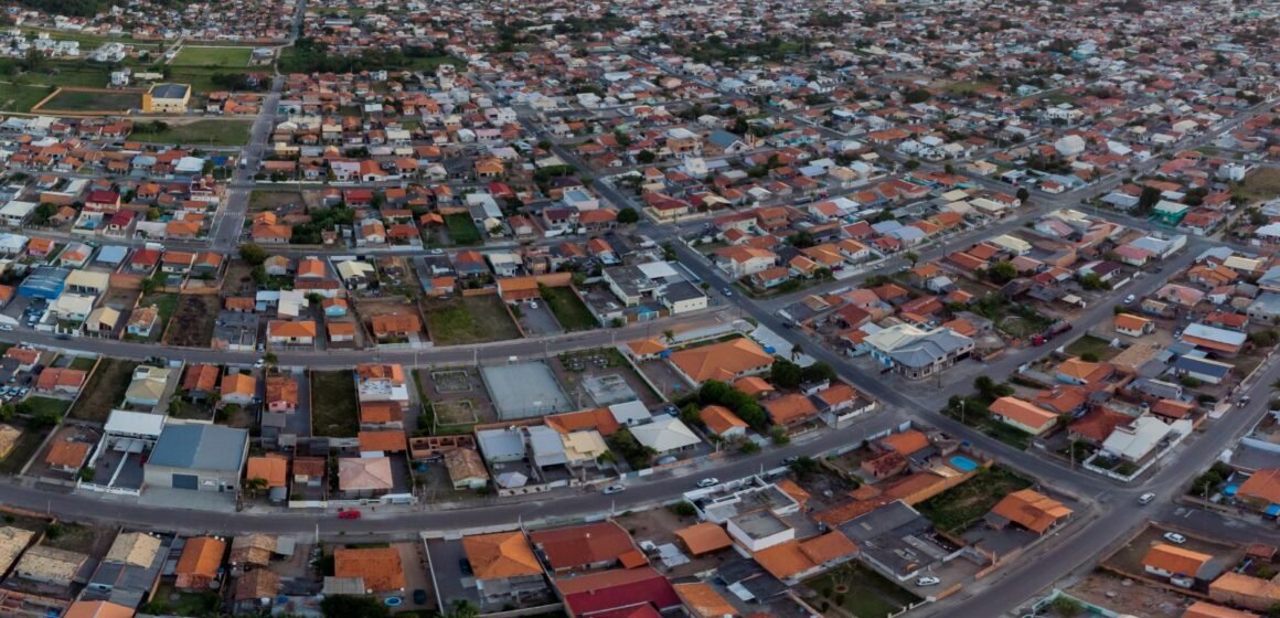 Capivari de Baixo lança concurso público com 71 vagas e salário de até R$ 5 mil Capivari de Baixo lança concurso público com 71 vagas e salário de até R$ 5 mil