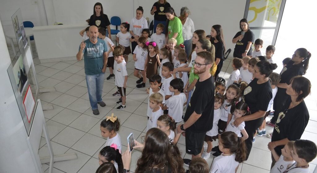 Estudantes do Colégio Dehon realizam viagem imaginária com visita ao museu Willy Zumblick