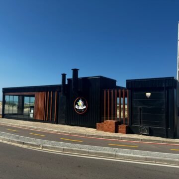 Laguna: permissionário do Quiosque 4 fica sem energia elétrica após Prefeitura não cumprir o edital