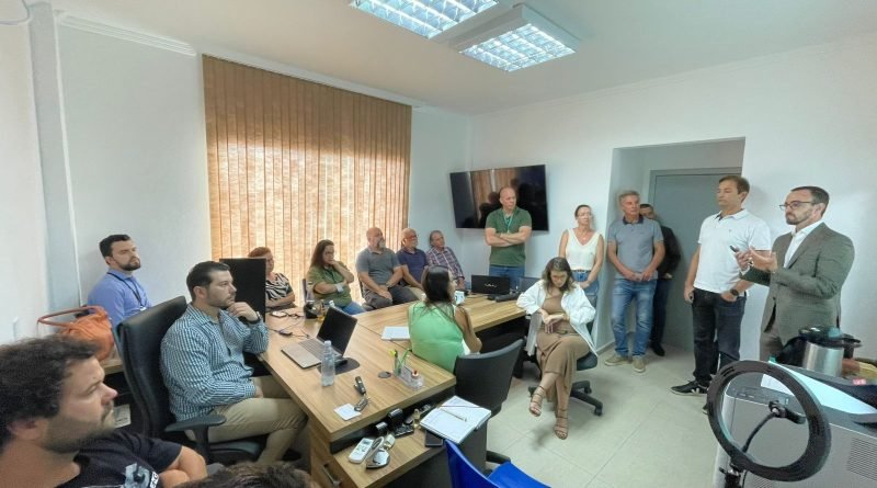 Flama aceita protocolo de análise do Reurb-Ambiental da Ilhota e Galheta após reconhecimento da Seplan Flama aceita protocolo de análise do Reurb-Ambiental da Ilhota e Galheta após reconhecimento da Seplan