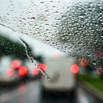 Atuação de frente fria provoca chuvas e temporais nesta terça (23) e quarta-feira (24) em Santa Catarina