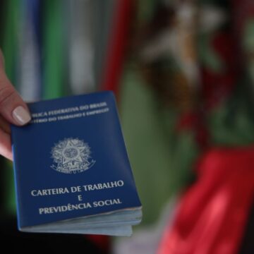 Santa Catarina cria quase 14 mil empregos formais no mês de março Santa Catarina cria quase 14 mil empregos formais no mês de março