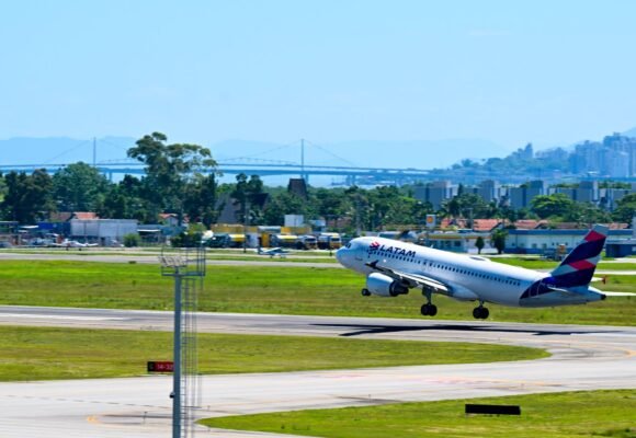 Empresas anunciam voos extras para aeroportos catarinenses para suprir demanda do Rio Grande do Sul