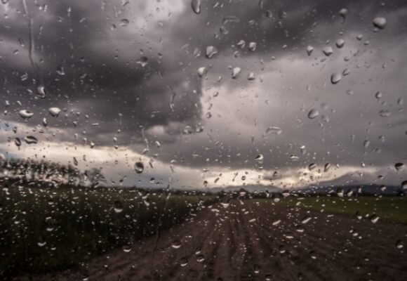 Semana inicia com previsão de chuva intensa e temporais