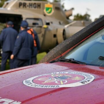 Bombeiros catarinenses seguem salvando e resgatando vítimas no Rio Grande do Sul