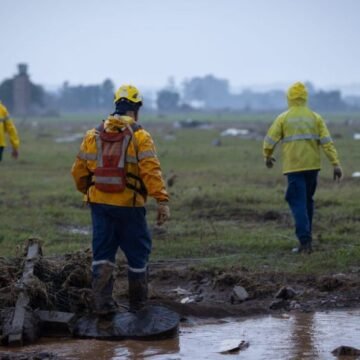 Governo de Santa Catarina envia quinto contingente de bombeiros para ajuda ao RS Governo de Santa Catarina envia quinto contingente de bombeiros para ajuda ao RS