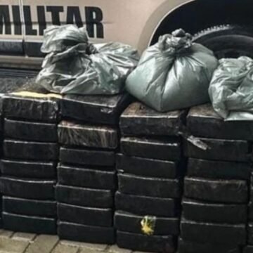 Homem é preso transportando mais de 300kg de maconha na região Homem é preso transportando mais de 300kg de maconha na região