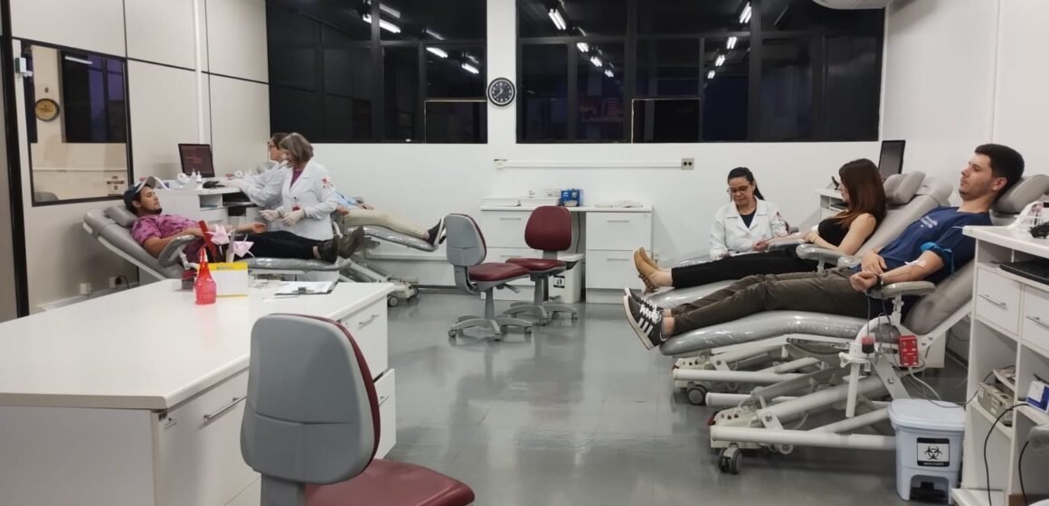 Doadores de sangue comparecem ao Hemosc neste sábado para reforçar os estoques no RS