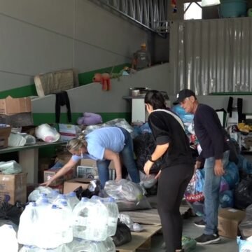 Empresa de Tubarão carrega 13º caminhão com doações ao Rio Grande do Sul