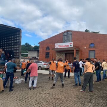 Defesa Civil de Tubarão entrega doações em Canoas e Taquara