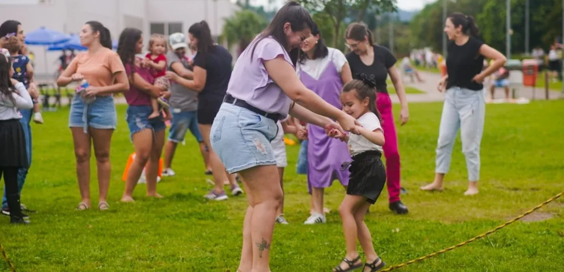 Domingo no Parque de Dia das Mães: workshop de dança e apresentação teatral estão na programação Domingo no Parque de Dia das Mães: workshop de dança e apresentação teatral estão na programação