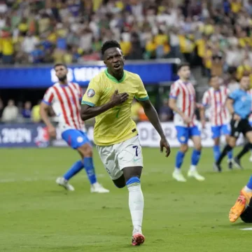 Brasil vence Paraguai e encaminha classificação na Copa América