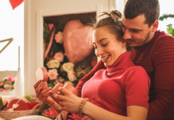 Procon SC dá dicas para as compras no Dia dos Namorados