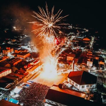 Tradicional Festa de São João Batista de Grão-Pará terá fogueira de 15 metros Tradicional Festa de São João Batista de Grão-Pará terá fogueira de 15 metros