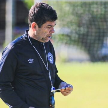 Após três jogos, técnico do Atlético do Tubarão é demitido