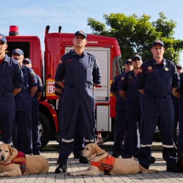 Bombeiros militares que atuaram no Rio Grande do Sul são homenageados