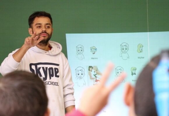 Cursos gratuitos de Libras, Cuidador de Idosos e Recepcionista de Meios de Hospedagem serão realizados em Imbituba