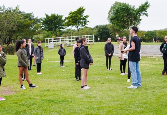 Workshop de danças virais e música embalam o Domingo no Parque