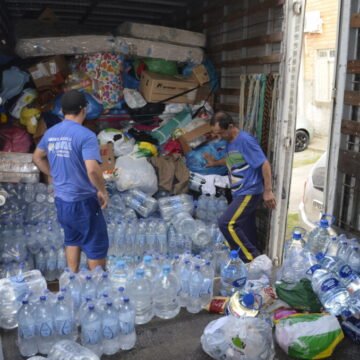 Mais um caminhão com doações é enviado de Tubarão para Triunfo (RS)