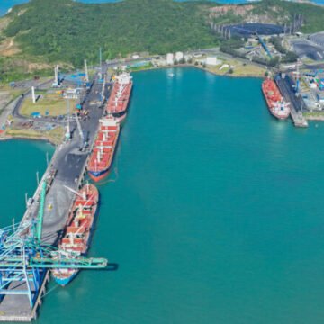 Movimento do primeiro semestre do Porto de Imbituba aumenta 17,4% atingindo cerca de 4,4 milhões de toneladas em operações de cargas Movimento do primeiro semestre do Porto de Imbituba aumenta 17,4% atingindo cerca de 4,4 milhões de toneladas em operações de cargas