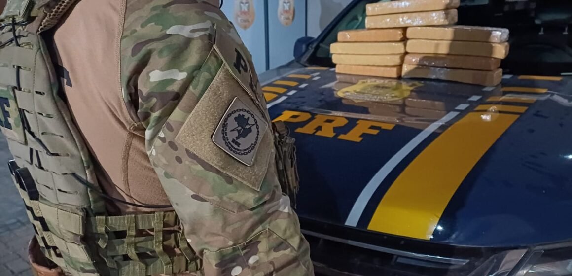 Homem com passagem por tráfico é preso com 10 kg de maconha na BR-101, em Laguna