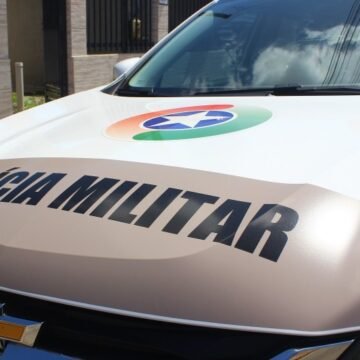 Jovem de 18 anos é presa por furtar chocolate e outros itens de supermercado