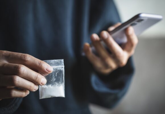 Ministério Público denuncia 13 pessoas acusadas de manterem “tele-entrega” de drogas em Tubarão