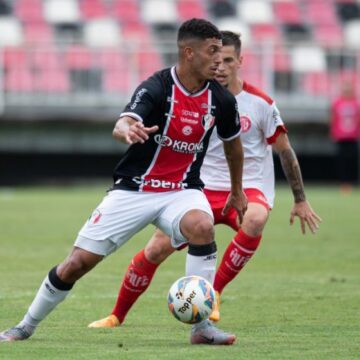 Hercílio Luz vence partida e segue na liderança da Copa Santa Catarina