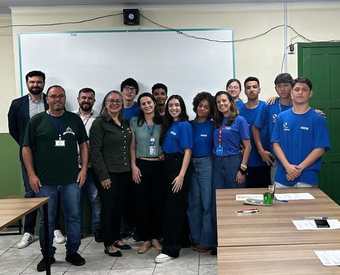 Melhoria e Inovação: alunos da EEB Henrique Fontes apresentam projetos para Tubarão