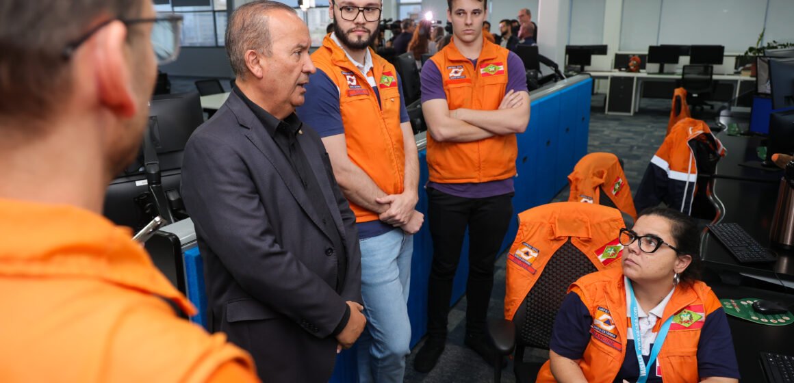 Governador acompanha monitoramento das chuvas em Santa Catarina e reforça ações de prevenção