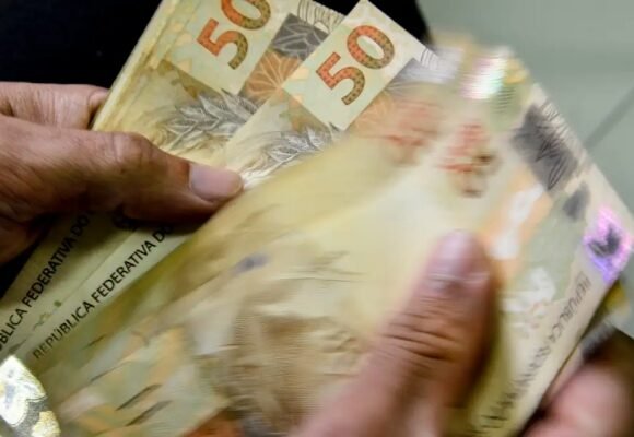 Cashback devolverá imposto a famílias mais pobres