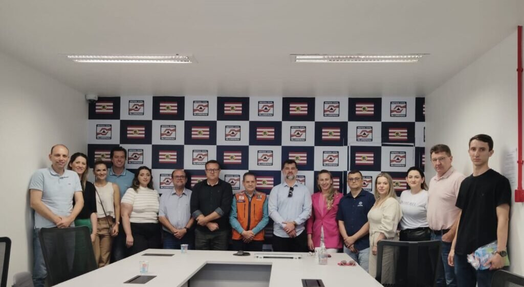 Gestores de Gravatal, em comitiva da Amurel, conhecem projetos de saúde e de prevenção de enchentes em Blumenau Gestores de Gravatal, em comitiva da Amurel, conhecem projetos de saúde e de prevenção de enchentes em Blumenau