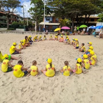 Corpo de Bombeiros de SC já certificou quase 10 mil crianças em 2024 no Programa Golfinho